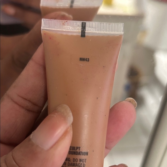 “SEND UR BEST OFFER MAC” StudioNW43 Sculpt Foundation - Neutral BeigeTan Shade - Picture 3 of 3